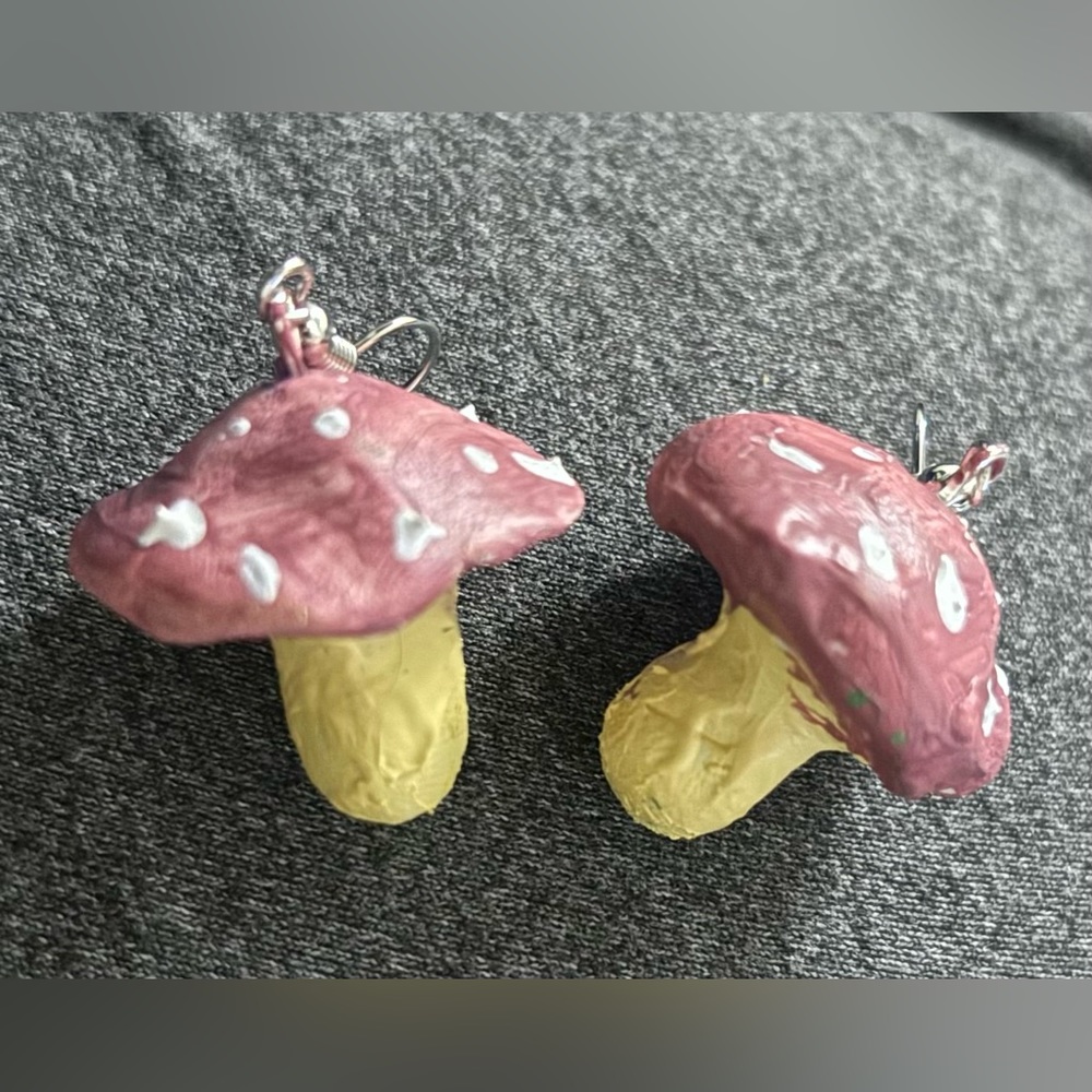 RESTOCKED🍄HANDMADE Polymer Clay Mushroom earrings🍄